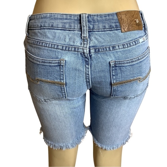 Tilt Y2K Jean Shorts with Fringe Bottoms Size 7 (Preowned) - Picture 2 of 6